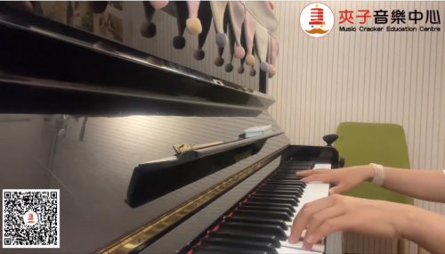夾子流行鋼琴曲目分享今日分享的流行鋼琴片段《鳳凰花開的路口 》